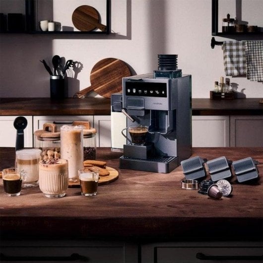 Cafeteira Multicápsulas Cecotec Freestyle Grind & Latte 1,6L 20 bares com moinho e depósito de leite