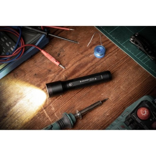 Taschenlampe Ledlenser P7R Core 1400 lm Aluminium IP68 LED Akku Schwarz