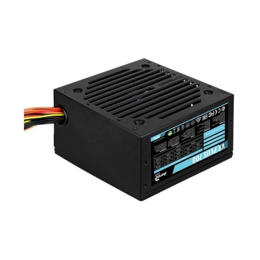 Fuente de Alimentacion Aerocool 700W Certificacion CE FCC EAC VX PLUS 700 ATX Activa