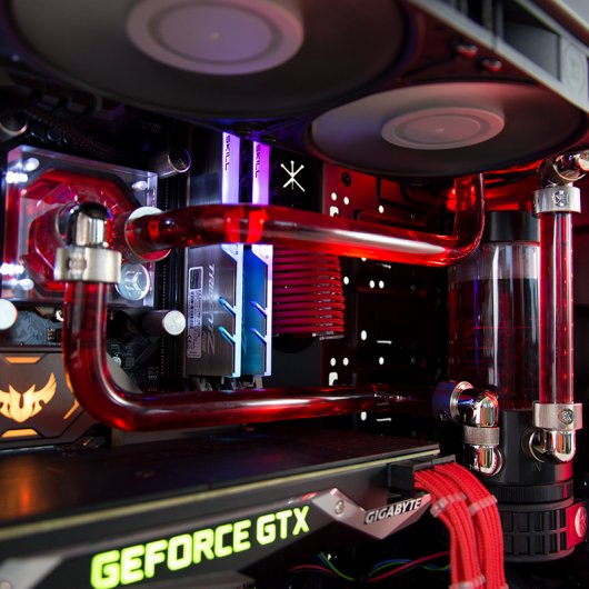 PcCom Custom Platinum i7-7700K / 16GB / 240GB M.2 SSD / 2TB HDD / GTX 1080Ti