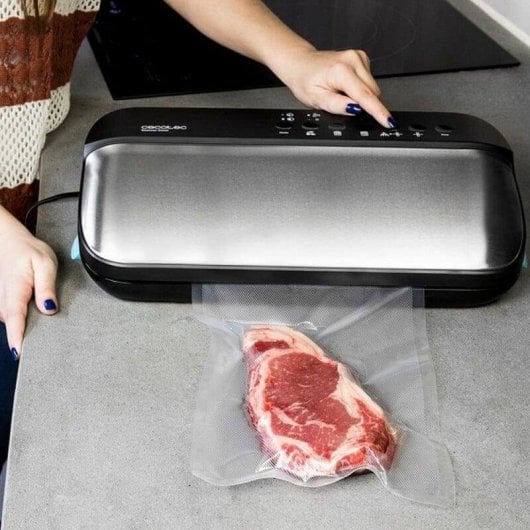 Seladora a Vácuo Cecotec Sealvac Steel 120W Inox 0,9 Bar 4 Modos com Rolo e Tubo para Frascos