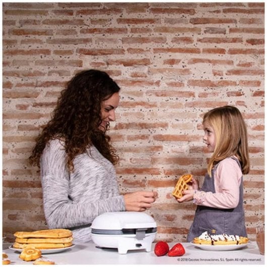 Gofreira Cecotec Fun Gofrestone 3in1 700W Placas Intercambiáveis Antiderrapante