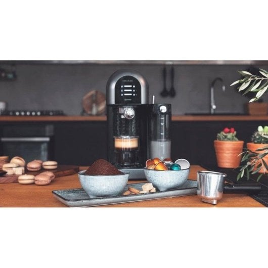 Cafeteira Semiautomática Cecotec Cumbia Power Instant-ccino 20 Chic Nera 1,7L 20 bar com Depósito de Leite
