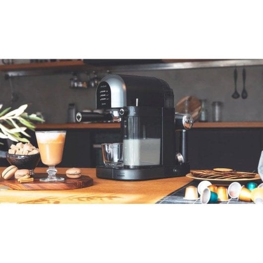 Cafeteira Semiautomática Cecotec Cumbia Power Instant-ccino 20 Chic Nera 1,7L 20 bar com Depósito de Leite