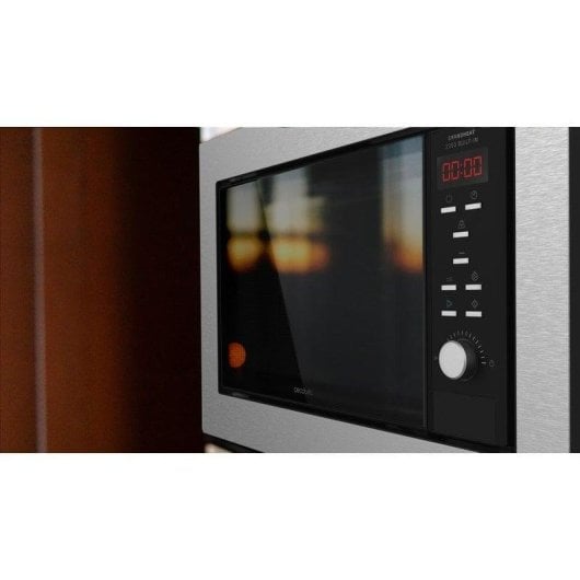 Micro-ondes Cecotec 01389 23L 900W avec Grill Fonctions Automatiques