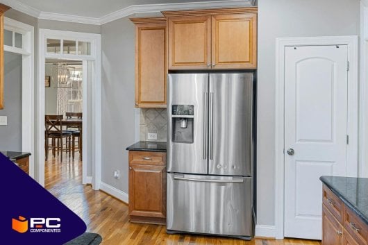 Uno de los mejores frigoríficos americanos en una cocina