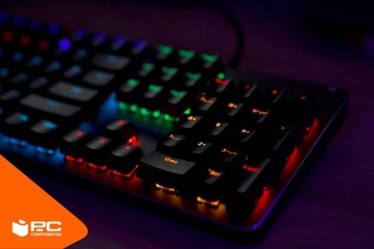 Os melhores teclados gaming baratos e bons que testámos
