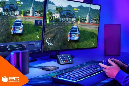 Una persona grabando la pantalla del ordenador en Windows 11