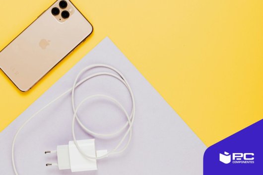 Un modelo de iphone con carga inversa