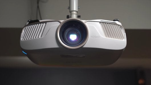regarder la TV avec un vidéoprojecteur