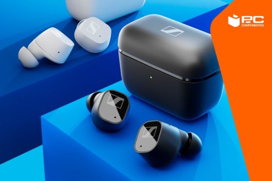 Dois dos melhores auscultadores sem fio compatíveis com iPhone em cima de uma superfície azul.