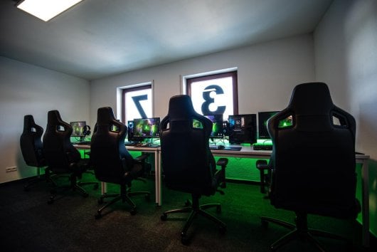 silla gaming tela vs cuero