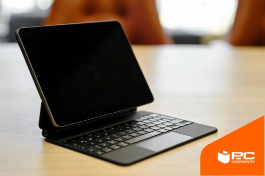 Um ipad com um dos melhores teclados para tablet que podes comprar.