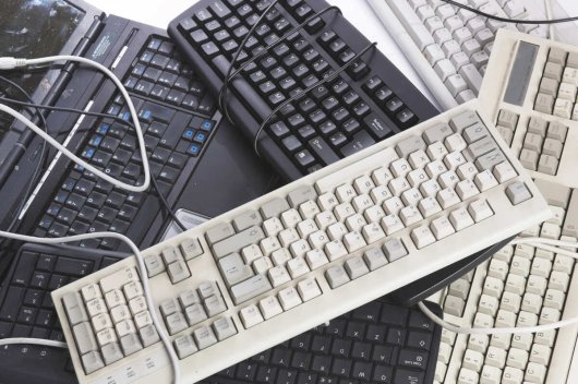 teclado inalámbrico vs teclado con cable