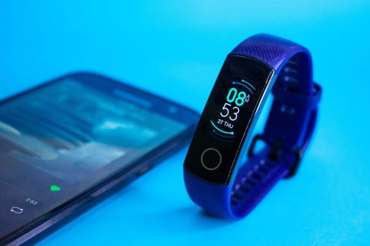 comparativa entre Xiaomi Smart Band 7 Pro y MI Band 7