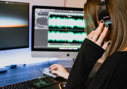 5 auriculares con cancelación de ruido por debajo de 100 euros