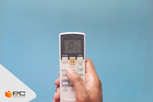 El mando de uno de los mejores aires acondicionados portátiles