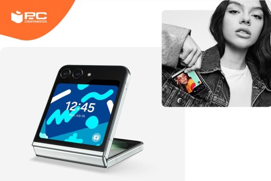 Una chica mete el Samsung Galaxy Z Flip 5 en el bolsillo de su chaqueta