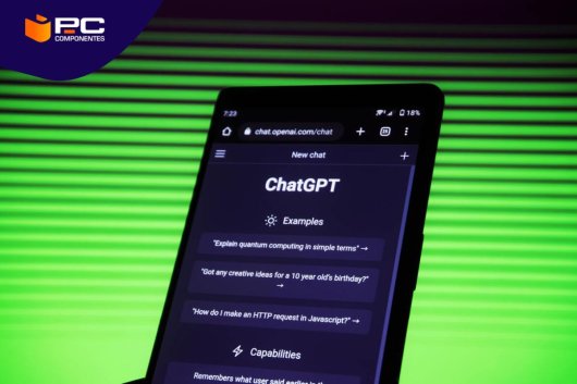 Una persona utiliza ChatGPT en su teléfono móvil