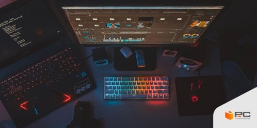 un setup gaming con un portátil de menos de 600 euros