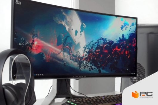 Cómo elegir entre un monitor curvo y uno plano 