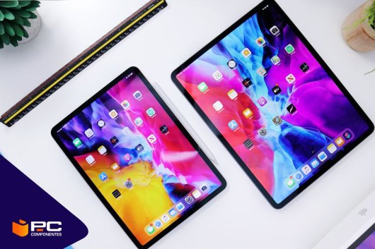 Dos tablets Samsung encima de una mesa blanca