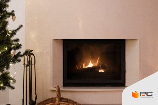 Una chimenea eléctrica decorativa