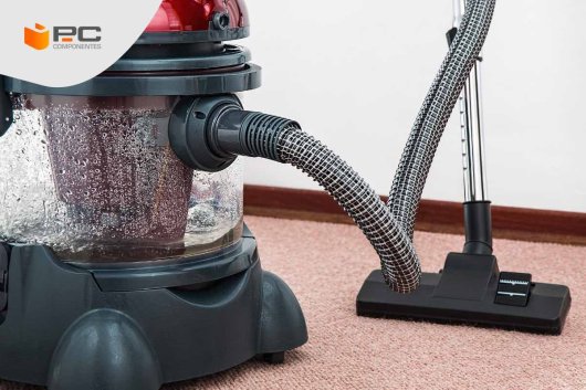 Una de las aspiradoras con cable más potentes del mercado sobre una moqueta