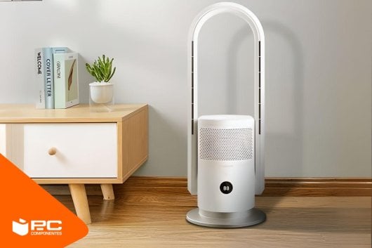 Un ventilador de aspas blanco en un salón