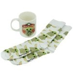Paladone Keramiktasse + Baby Yoda Socken-Set The Mandalorian Star Wars