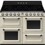 Cozinha independente Smeg TR4110IP2 em tom creme com 3 fornos elétricos de indução, 110x60cm Cozinha independente Smeg TR4110IP2 em tom creme com 3 fornos elétricos de indução, 110x60cm