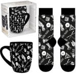 Harry Potter Pyramidenbecher 315 ml + Baumwollsocken Größe 36-41 Offizielles Lizenzpaket Harry Potter Pyramidenbecher 315 ml + Baumwollsocken Größe 36-41 Offizielles Lizenzpaket