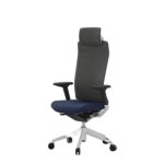 Silla ergonómica profesional Actiu Tnk Flex Blue Yeti malla negra y asiento azul con cabezal y brazos 3D