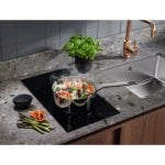 Placa de Indução Electrolux LIT30231C 2 zonas Vidro Temperado Integrada 29 cm Preto Placa de Indução Electrolux LIT30231C 2 zonas Vidro Temperado Integrada 29 cm Preto