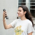 Suporte para telemóvel Kikkerland US255 com base de carga sem fios