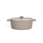 Livoo Mep129g Cacerola Ovalada De Hierro Fundido Esmaltado Beige 4,5 L, 29 X 22 Cm (interior), Apta Para Inducción Y Horno, Tapa Con Picots Autocalientes