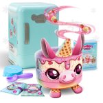 Brinquedo interativo Moose Toys Cookeez Makery Freezy Cakez multicolorido sonoro