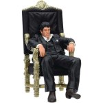 Figura SD Toys Scarface Tony Montana Sentado Diorama 18 cm