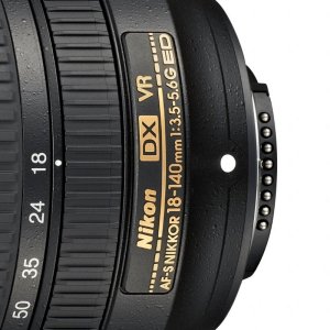 Nikon AF-S DX NIKKOR 18-140mm f/3.5-5.6G ED VR SLR Objetivo
