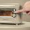 Grille-pain Cecotec RetroVision beige avec fenêtre en verre et design rétro 700 W