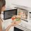Universal Blue Speedybake Plus 6120W Microondas Integrable Con Grill 20 Litros Blanco