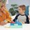 Set Kinetic Sand Sandspielkasten mit 454 g blauem Sand und 4 Zubehörteilen