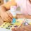 Kit de manualidades infantil Spin Master Melissa & Doug con tampón y 300 pegatinas