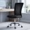 Silla de escritorio Welltin 921-226BK malla negra sin brazos altura ajustable