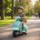 Moto Eléctrica Infantil Aiyaplay Mini Vespa Gts 2 Ruedas Auxiliares 2,5 km/h 40 Min Verde