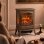 Chimenea eléctrica de suelo Homcom 2000 W con efecto llama regulable, termostato ajustable