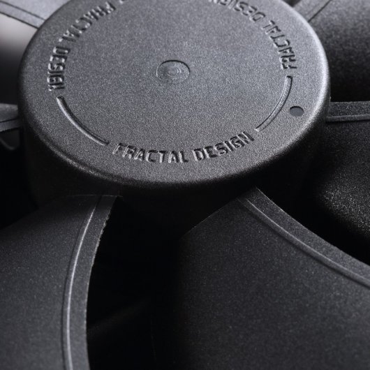 Fractal Dynamic GP-14 140mm Negro