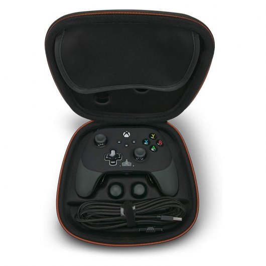 Alimenta un controller cablato Fusion Pro 2 per Xbox Series X/S/Xbox One/PC