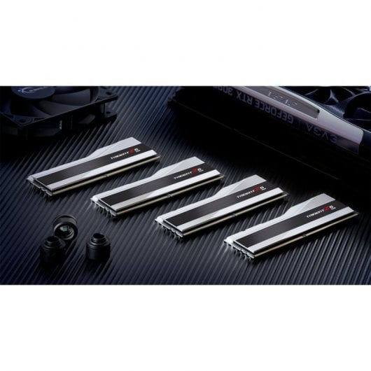 G.Skill Trident Z5 RGB Argent DDR5 5600 MHz 32 Go 2x16 Go CL40