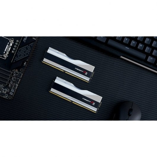 G.Skill Trident Z5 RGB Argent DDR5 5600 MHz 32 Go 2x16 Go CL36